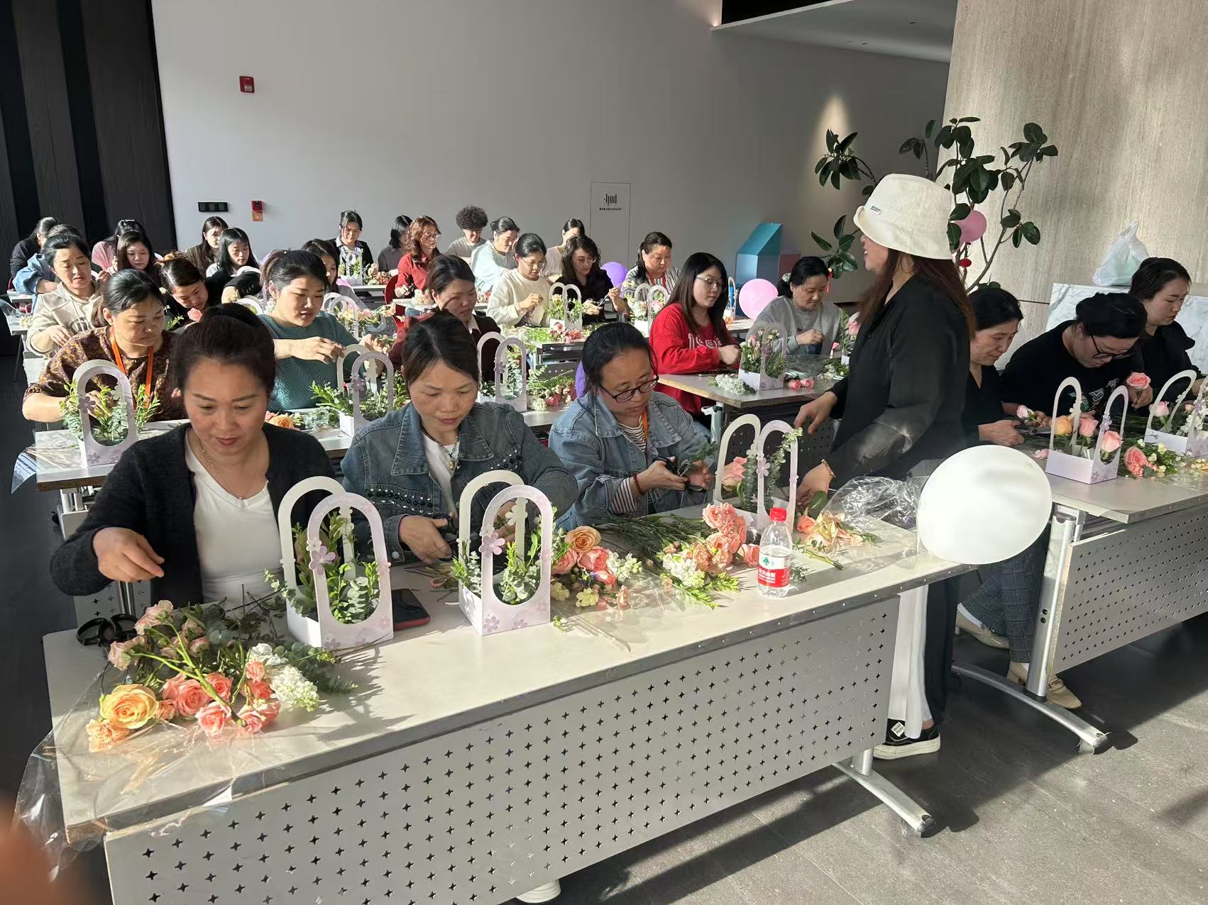 2db1b97a64a4f604a663b07c09fd7ff-d5051f7e-536c-4905-b08d-a0ddcfc2fda2