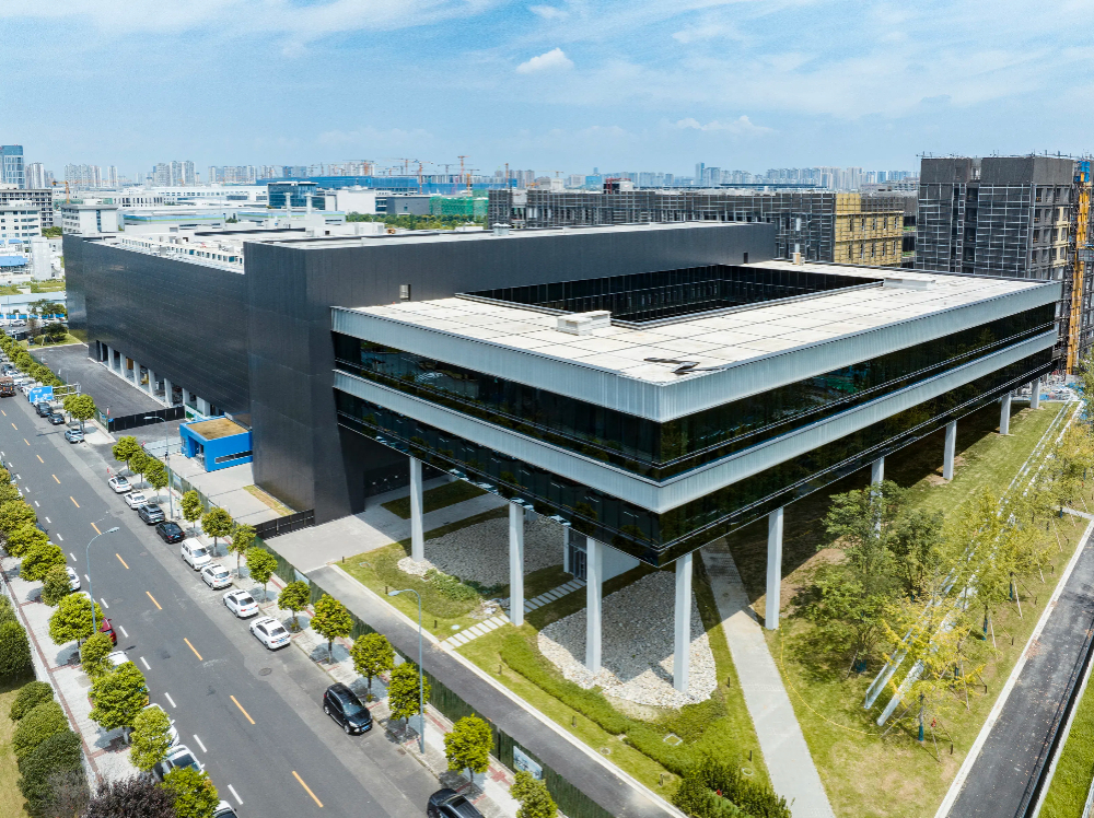 002-1c17a280-5e25-409c-9b9b-102e9018f0c6